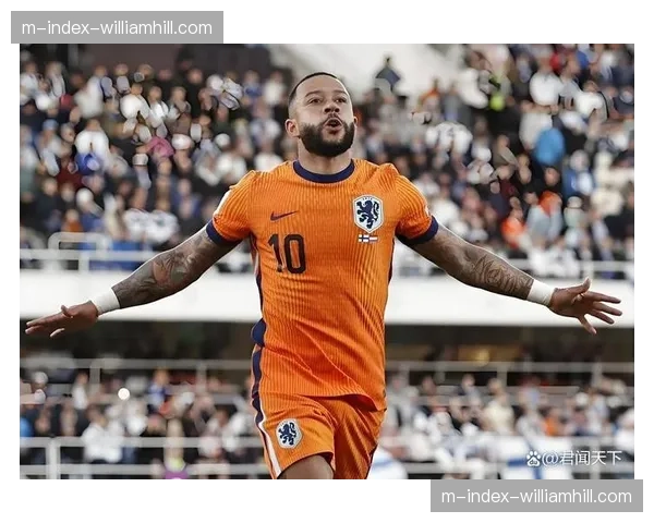 荷兰天才24场1球4助关键战隐身 持球一碰就丢难担大任 荷兰天才24场1球4助关键战隐身 持球一碰就丢难担大任